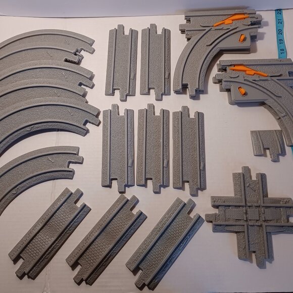 Lot of 20 2003 Fisher Price GeoTrax Train Tracks Gray - Picture 1 of 9